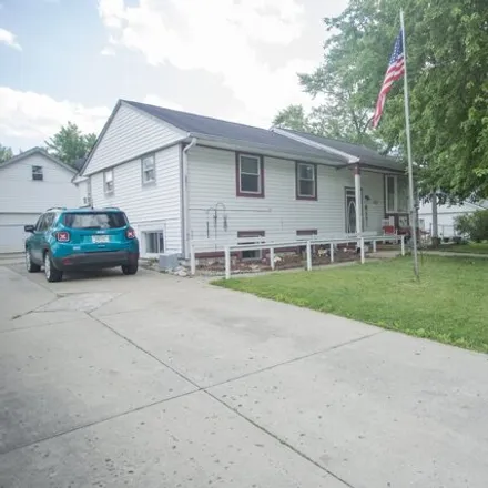 Image 2 - 297 Northlane Drive, New Whiteland, IN 46184, USA - House for sale