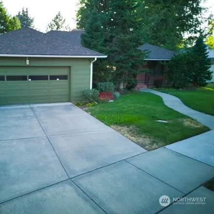 Buy this 4 bed house on 1012 Catherine Street in Walla Walla, WA 99362