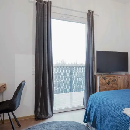 Rent this 5 bed room on Klara-Franke-Straße in 10557 Berlin, Germany