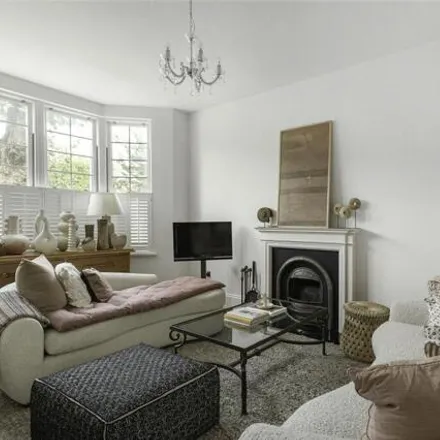 Image 2 - 138 Brondesbury Park, Willesden Green, London, NW2 5JP, United Kingdom - House for sale