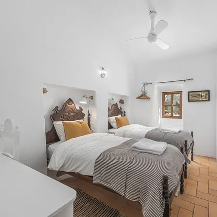 Rent this 3 bed townhouse on 8150-015 Distrito de Évora