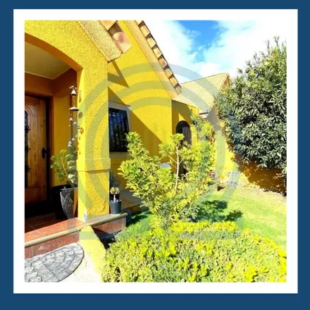 Rent this 3 bed house on El Hualle Sur in 829 0879 Provincia de Santiago, Chile