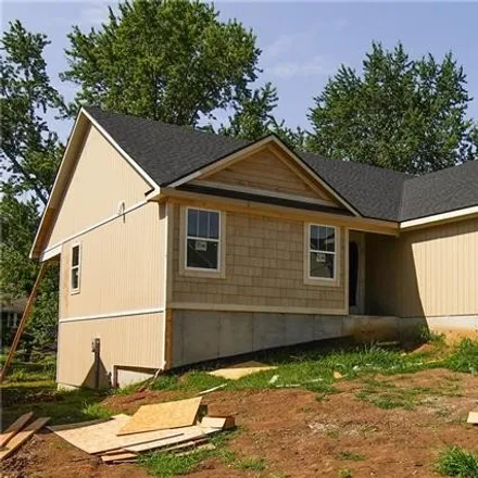 Buy this 3 bed house on 9059 East 51st Street in Kansas City, MO 64133