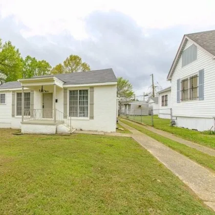 Buy this 3 bed house on 851 Columbia St in Shreveport, Louisiana