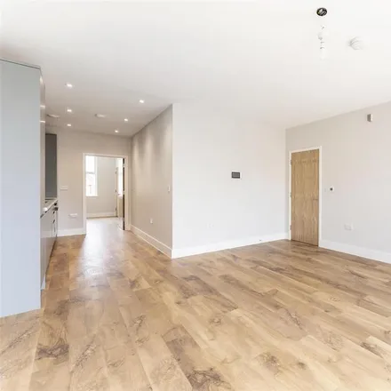 Image 4 - 38 Boston Road, London, W7 3TR, United Kingdom - Apartment for rent