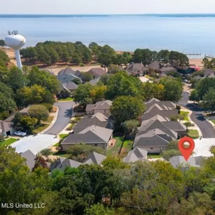 Buy this 3 bed house on 198 Hawks Nest Bluff in Ridgeland, MS 39157