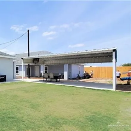 Image 6 - 3789 Mile 4½ West Road, Olivarez Number 6 Colonia, Hidalgo County, TX 78599, USA - House for sale