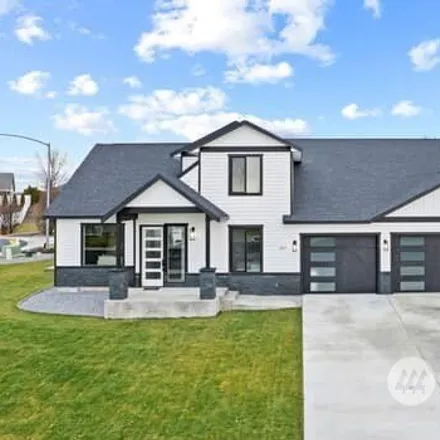 Buy this 6 bed house on 618 North Bluff West Drive in Westlake, Moses Lake