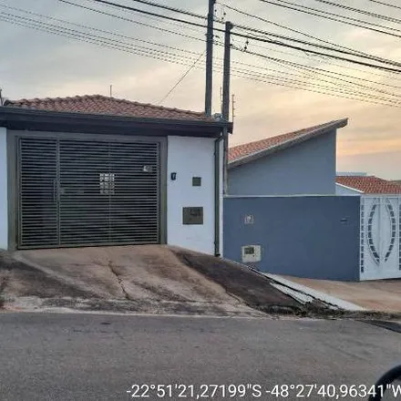 Buy this 2 bed house on Avenida Dom Lucio in Centro, Botucatu - SP