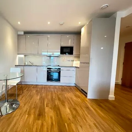 Image 5 - Bute Close, London, NW9 4FN, United Kingdom - Apartment for rent