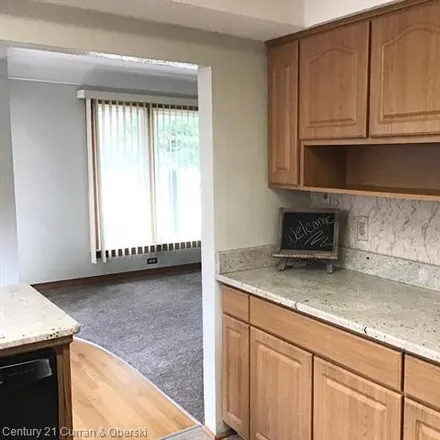 Image 7 - 9835 Rosedale Boulevard, Allen Park, MI 48101, USA - House for sale