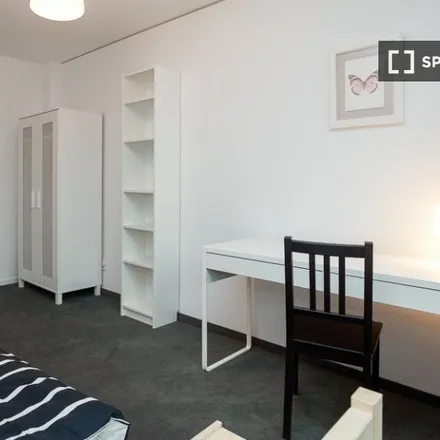 Rent this 2 bed room on Deutsche Bundesbank HV Hessen in Niddastraße 5, 60329 Frankfurt