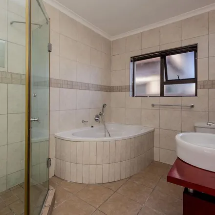Image 3 - Glenavon Avenue, Little Falls, Roodepoort, 1734, South Africa - Apartment for rent