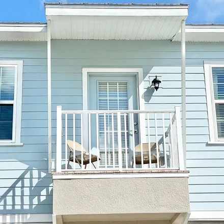 Rent this 4 bed townhouse on Grant Street in Longwood, FL 32750