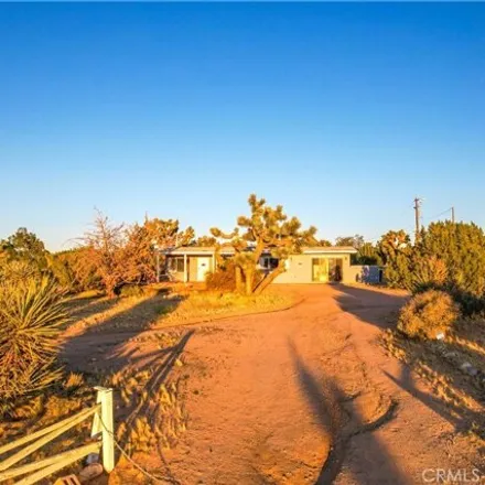 Image 2 - 7989 Deer Trail, Yucca Valley, CA 92284, USA - House for sale