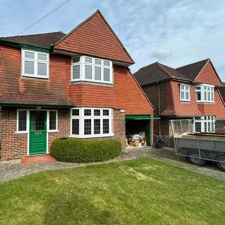 Rent this 3 bed house on Queen Eleanor's Road in Guildford, GU2 7SL