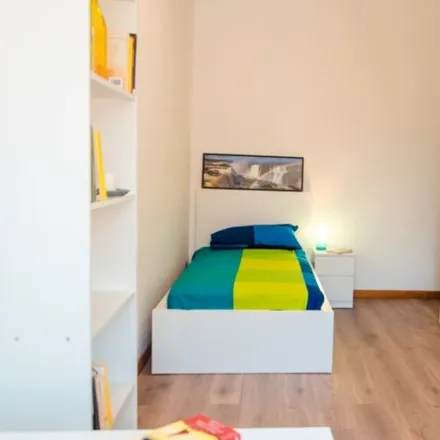 Rent this 5 bed room on Via Riccardo Sineo (civico 7) in 7 int. 5/A, 10124 Turin Torino