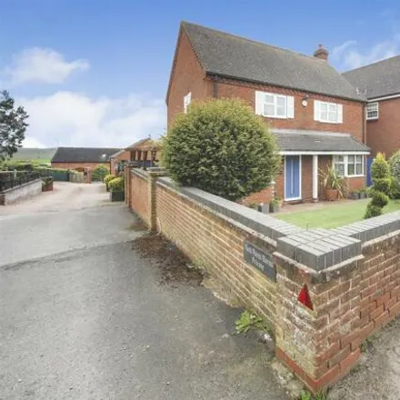 Buy this 3 bed townhouse on Hewell Lane in Bromsgrove, B97 6QH