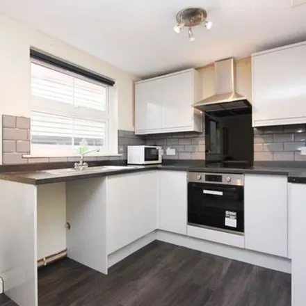 Rent this 3 bed apartment on 10 Victoria Road in Exeter, EX4 6PZ