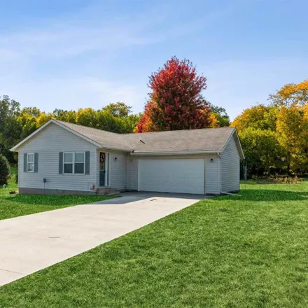 Buy this 3 bed house on 1115 Orange Avenue in Washington County, IA 52247