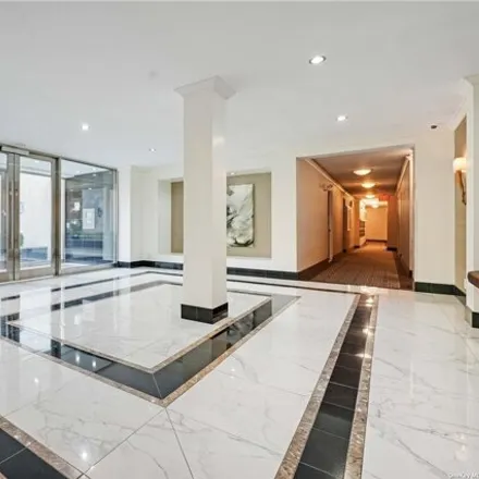Image 3 - 66-15 Thornton Place, New York, NY 11374, USA - Apartment for sale