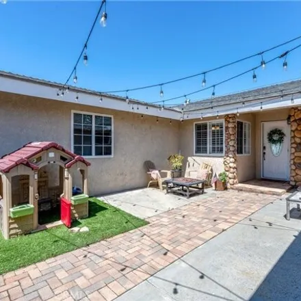 Image 3 - 139 East Woodvale Avenue, Orange, CA 92865, USA - House for sale