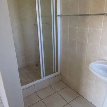 Rent this 3 bed apartment on Krugerrand Road in Strubens Valley, Roodepoort
