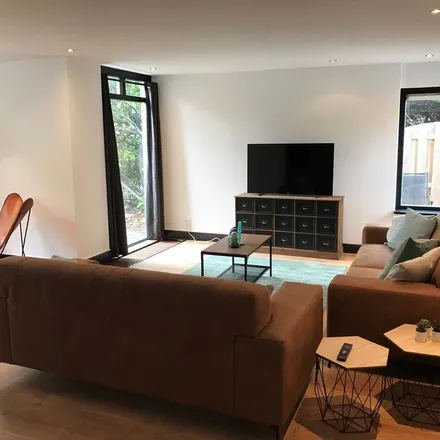 Rent this 5 bed apartment on Van den Berghlaan 607 in 2132 AS Hoofddorp, Netherlands