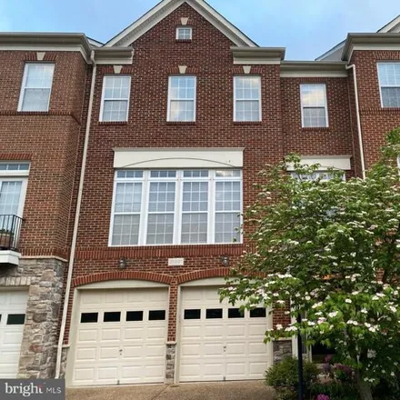 Rent this 4 bed townhouse on 21987 Windy Oaks Square in Broadlands, Loudoun County