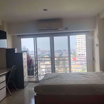 Rent this 2 bed apartment on unnamed road in Huai Khwang District, Bangkok 10310