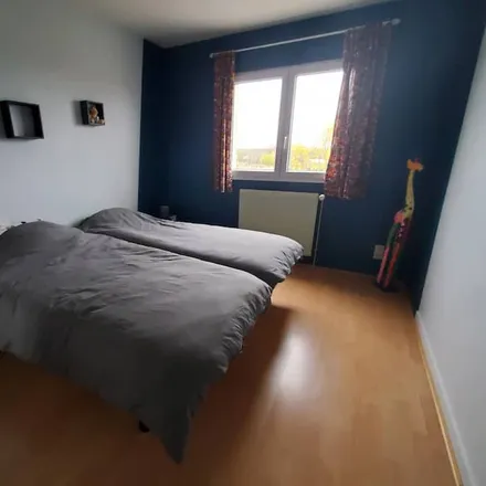 Rent this 3 bed house on Le Mesnil-en-Vallée in Carrefour de Vaugirault, D 751