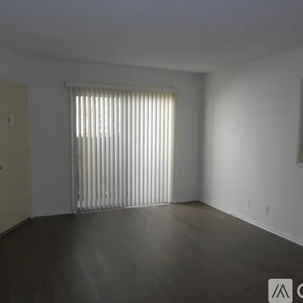 Image 1 - 1423 S Saltair Ave, Unit 2 - Apartment for rent