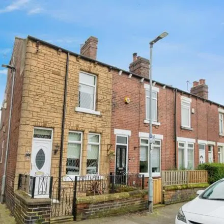 Buy this 3 bed house on Laura's in 142 Lower Cambridge Street, Castleford