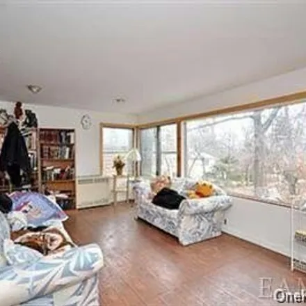 Image 5 - 6015 Independence Avenue, New York, NY 10471, USA - House for sale