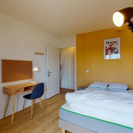 Image 2 - 10 Avenue de Mormal, 59000 Lille, France - Apartment for rent