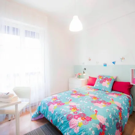 Rent this 5 bed apartment on Calle Maestro García Rivero / Garcia Rivero maisuaren kalea in 10, 48011 Bilbao