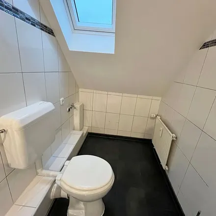 Rent this 2 bed apartment on Dilldorfer Straße 15 in 45257 Essen, Germany