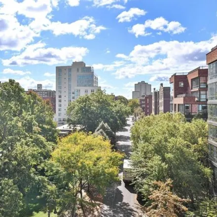 Image 3 - 3530 Henry Hudson Parkway East, New York, NY 10463, USA - Apartment for sale