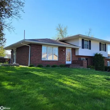 Buy this 3 bed house on 2119 Vermillon Lane in Marshalltown, IA 50158