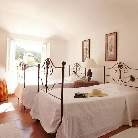 Rent this 5 bed house on 20 in 2710-037 Sintra, Portugal
