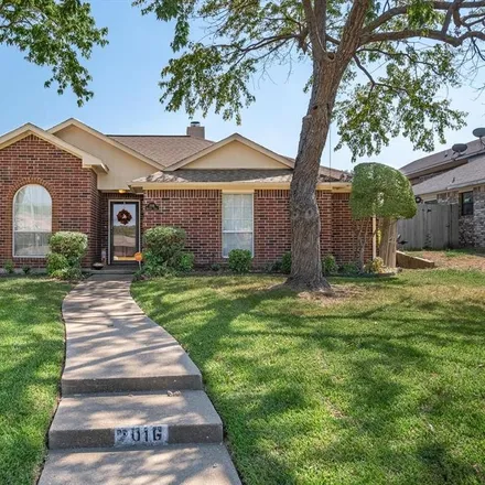 Buy this 3 bed house on 2016 Seminole Trail in Mesquite, TX 75149
