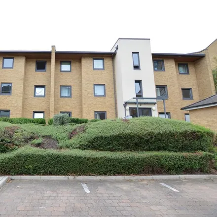 Rent this 2 bed apartment on Stratford Court in Victoria Way, Horsell