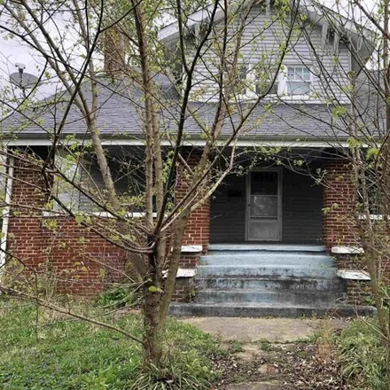 Buy this 4 bed house on 325 West Arch Street in Madisonville, KY 42431