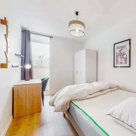 Rent this 5 bed room on 14 Villa du Petit Parc in 94000 Créteil, France