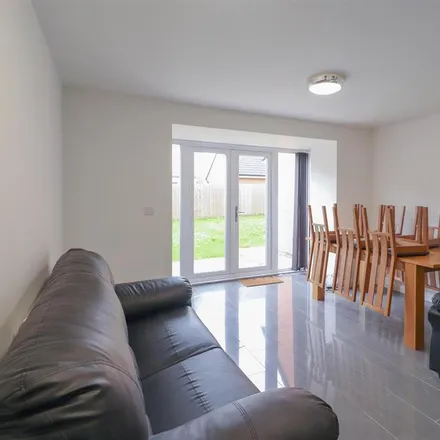 Image 2 - 15 Canal View, Daimler Green, CV1 4LQ, United Kingdom - Townhouse for rent