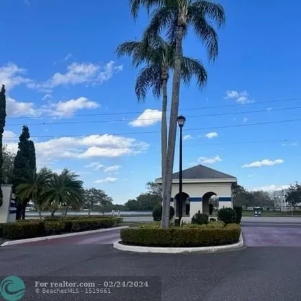 Image 3 - 1514 Southeast Royal Green Circle, Port Saint Lucie, FL 34952, USA - Condo for rent