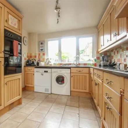 Image 7 - Crow Green Lane, Pilgrims' Hatch, CM15 9RH, United Kingdom - Townhouse for sale