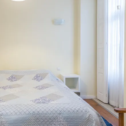 Rent this studio apartment on Encaixados in Rua do Conde de Vizela 14, 4050-151 Porto