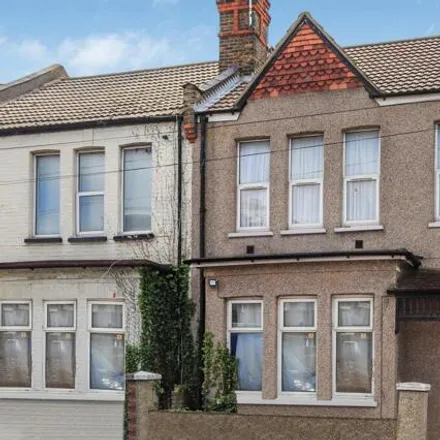 Buy this 2 bed apartment on Beresford Road in Southend-on-Sea, SS1 2TW