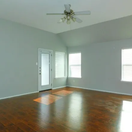 Rent this 3 bed apartment on 324 Glenview Drive in Oak Point, Denton County